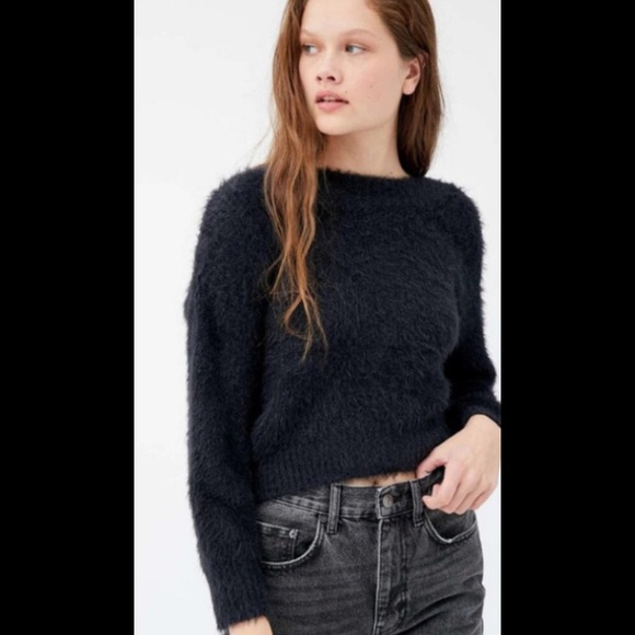 Urban Outfitters Elsa Fuzzy Sweater - Picture 4 of 9